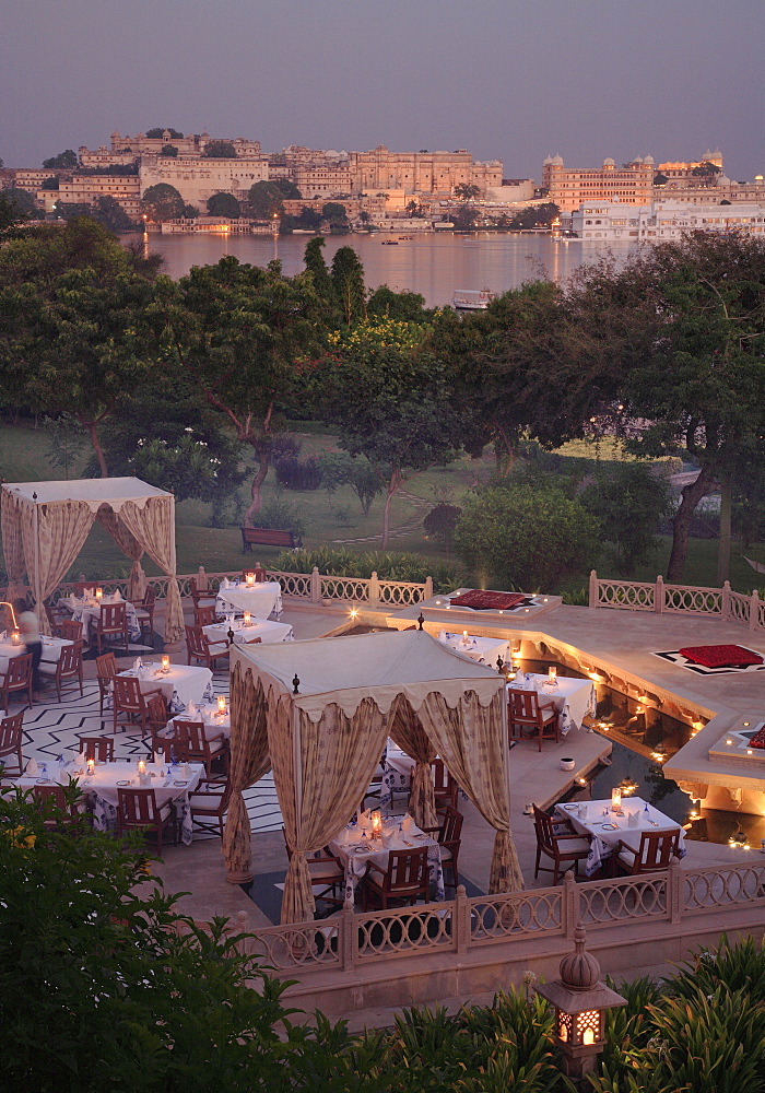 Restaurant, The Oberoi Udaivilas, Udaipur, Rajasthan, India, Asia