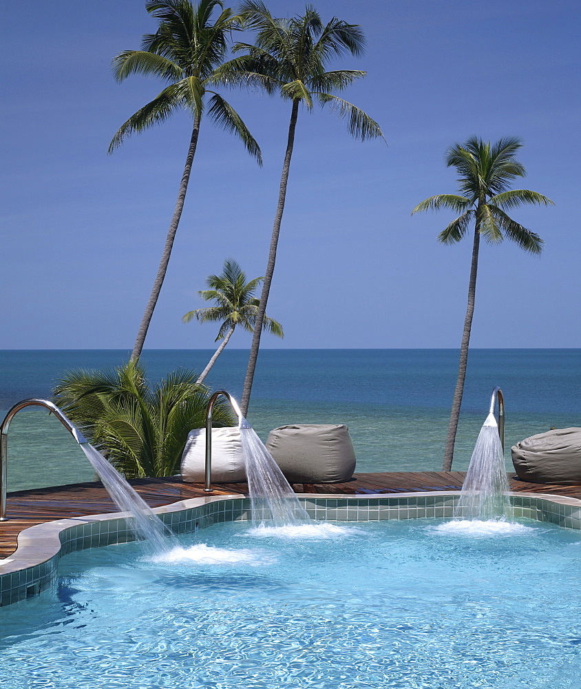 Jacuzzi with water jets at Sasha Resort in Koh Samui, Thailand, Southeast Asia, Asia