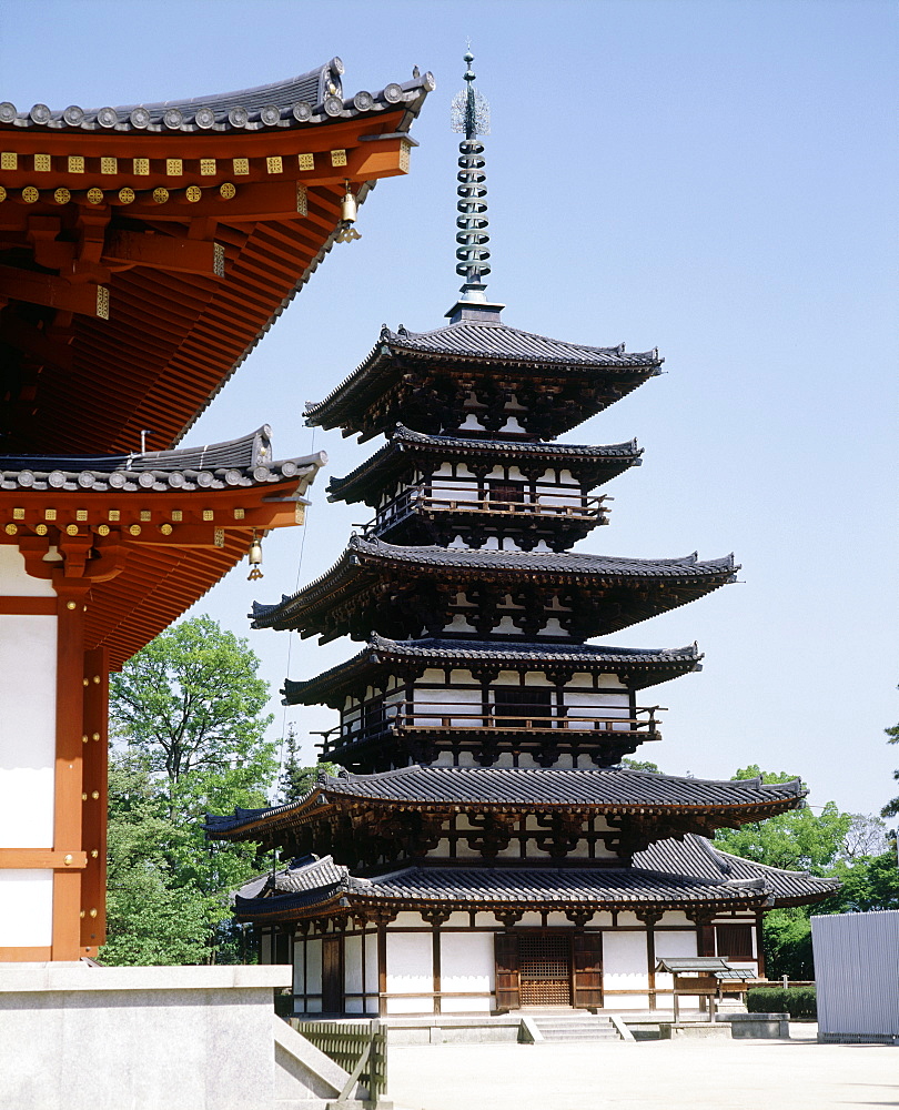 Yakushiji Temple, constructed by Emperor Temmu in the late 7th century, Nara, UNESCO World Heritage Site, Japan, Asia