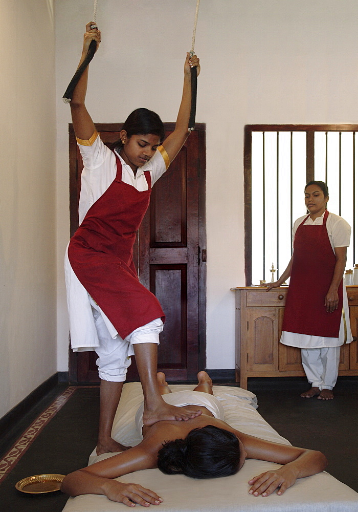 Chavitti Thirummu at the Spa at Kalari Kovilakom in Kerala, India, Asia