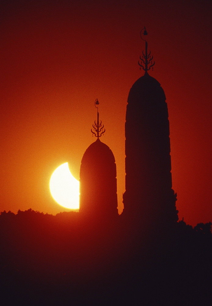 The prangs of Wat Arun during an eclipse of sun, Bangkok Thailand, Southeast Asia, Asia