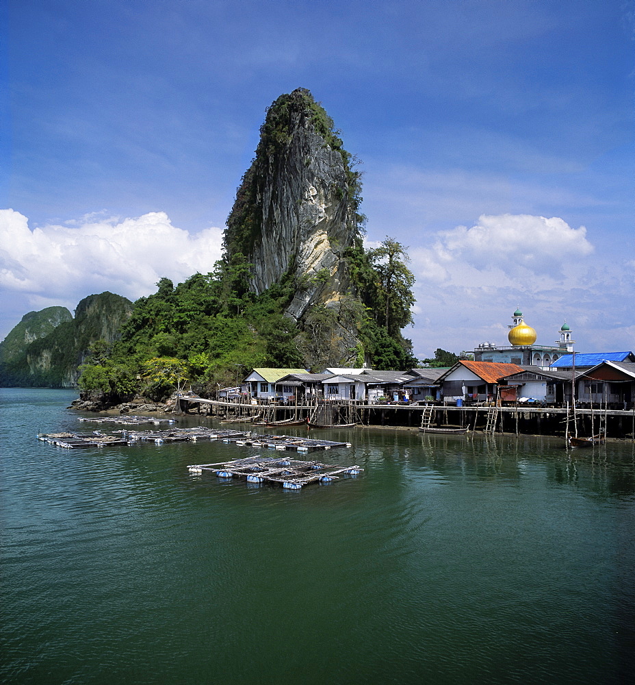 Koh Panny village in Phang Nga Bay, Southern Thailand, Thailand, Southeast Asia, Asia