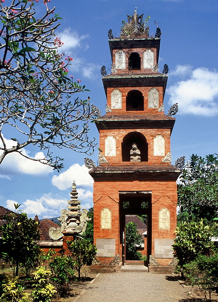 Chinese style gate, Karangasem Palace in Amlapura, Bali, Indonesia, Southeast Asia, Asia 