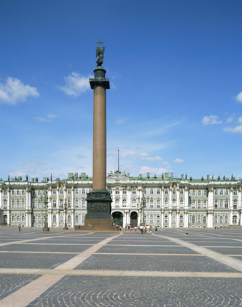 Hermitage, Winter Palace and Alexander Column, UNESCO World Heritage Site, St. Petersburg, Russia, Europe