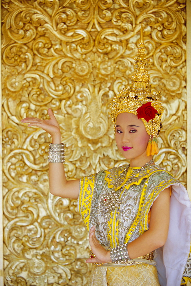 Traditional Thai dancer, Chiang Mai, Thailand, Asia