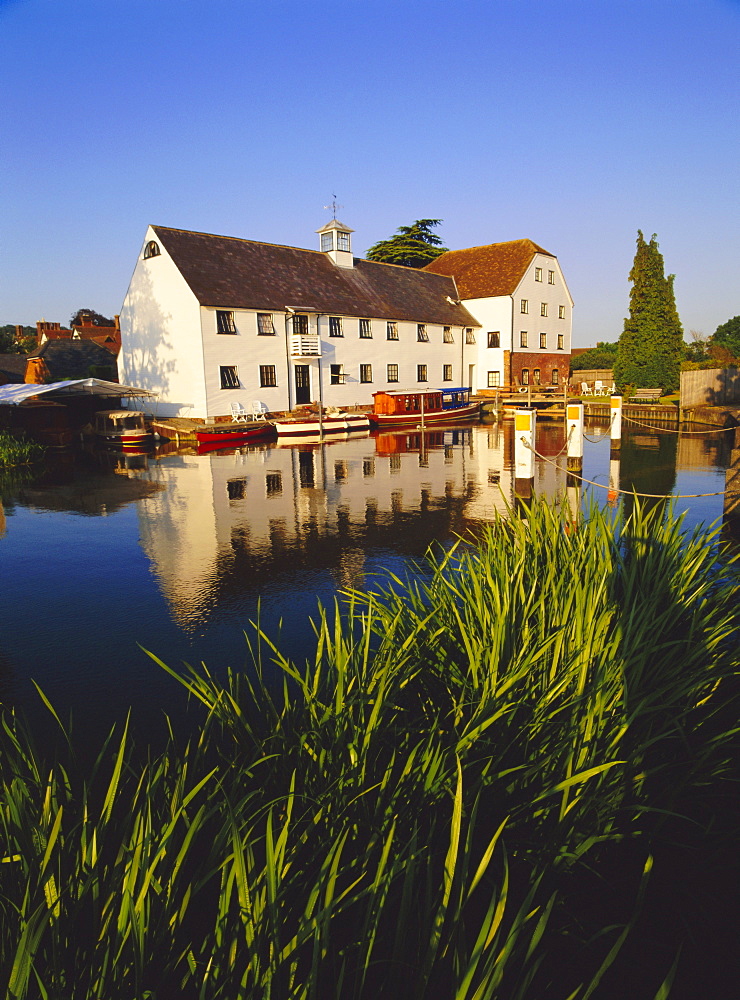 Hambleden Mill on the River Thames, Buckinghamshire, England, UK, Europe