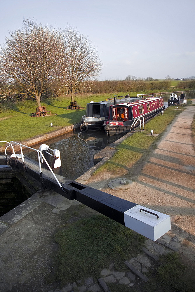 Marsworth Locks, Grand Union Canal, the Chilterns, Buckinghamshire, England, United Kingdom, Europe