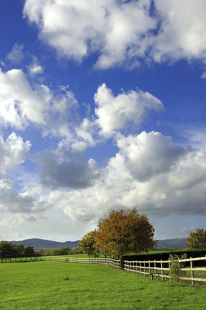 View from the Cotswold Way footpath, Stanton, Cotswolds, Gloucstershire, England, United Kingdom, Europe