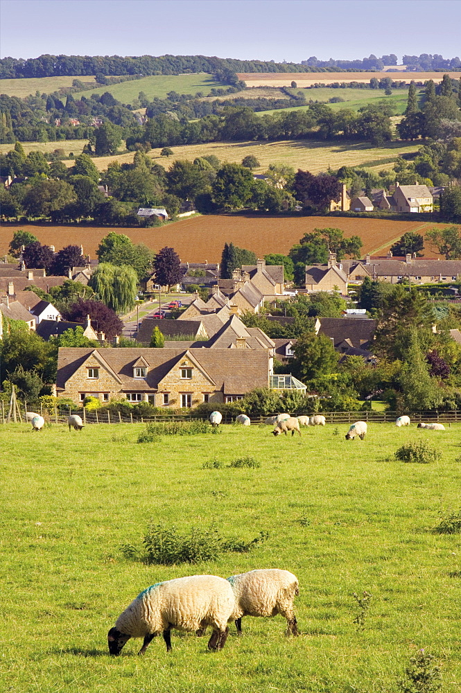 Chipping Camden from the Cotswold Way footpath, Cotswolds, Gloucestershire, England, United Kingdom, Europe