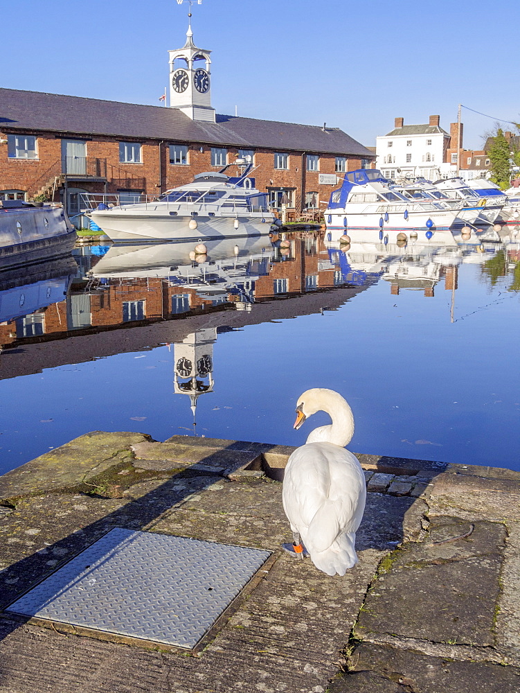 Stourport canal basin, junction of the Staffordshire and Worcestershire Canal and River Severn, Worcestershire, England, United Kingdom, Europe