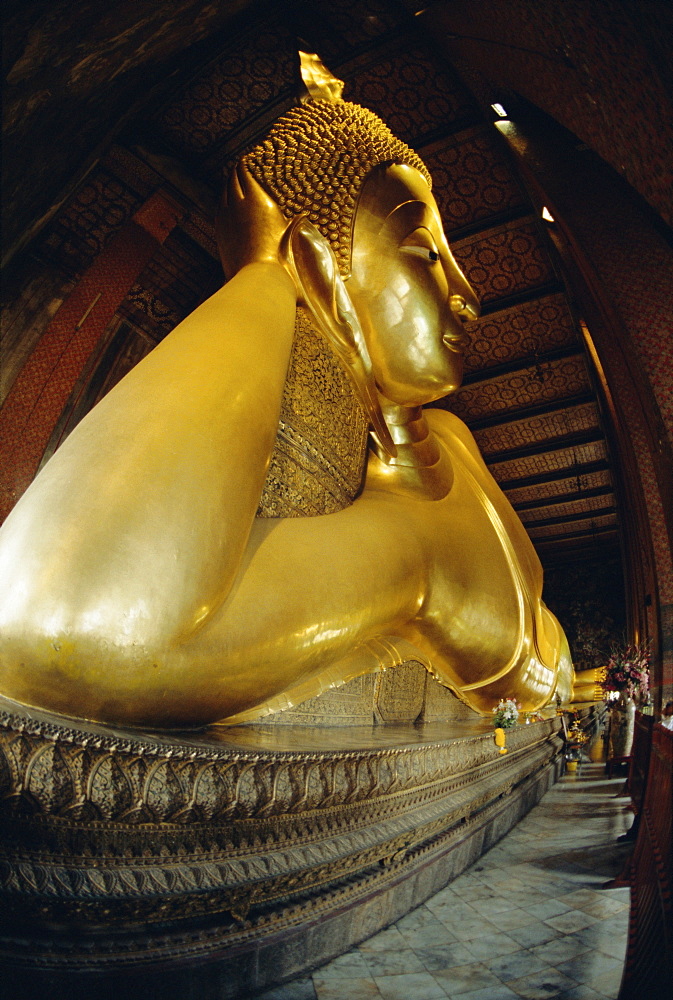 Reclining Buddha statue 45m long, Wat Po (Wat Phra Chetuphon) (Wat Pho), Bangkok, Thailand, Asia