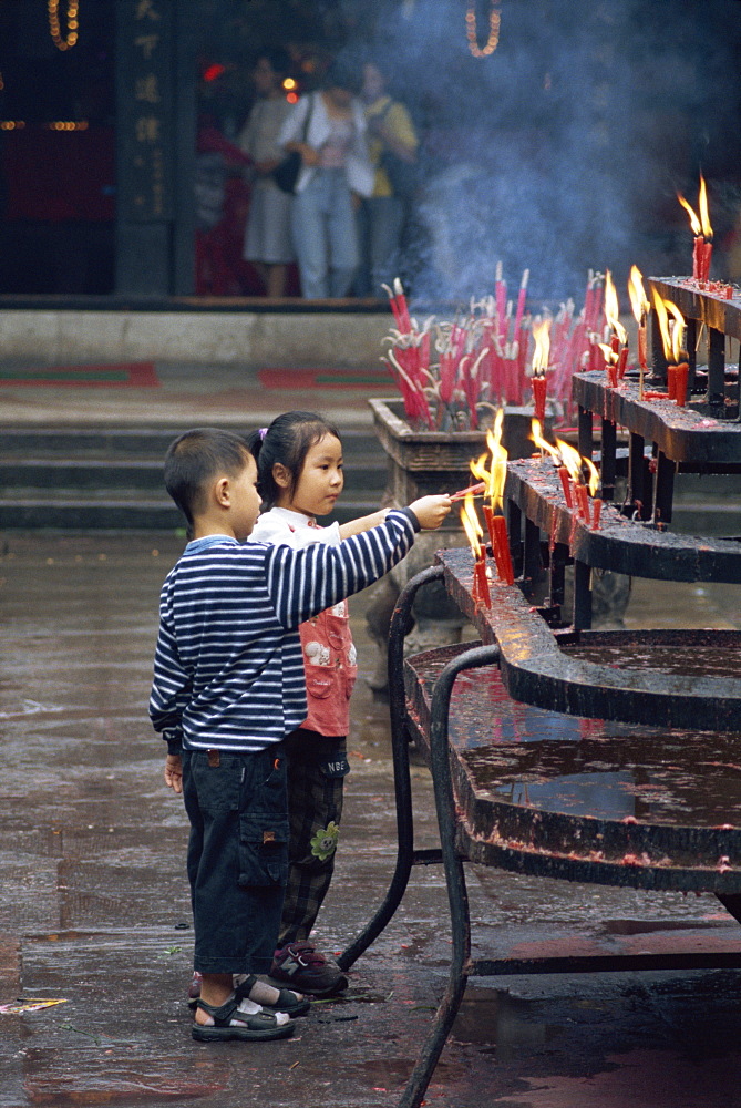 Candles in Buddhist tradition, Wenshu Yuan temple, Sichuan Chengdu, China, Asia