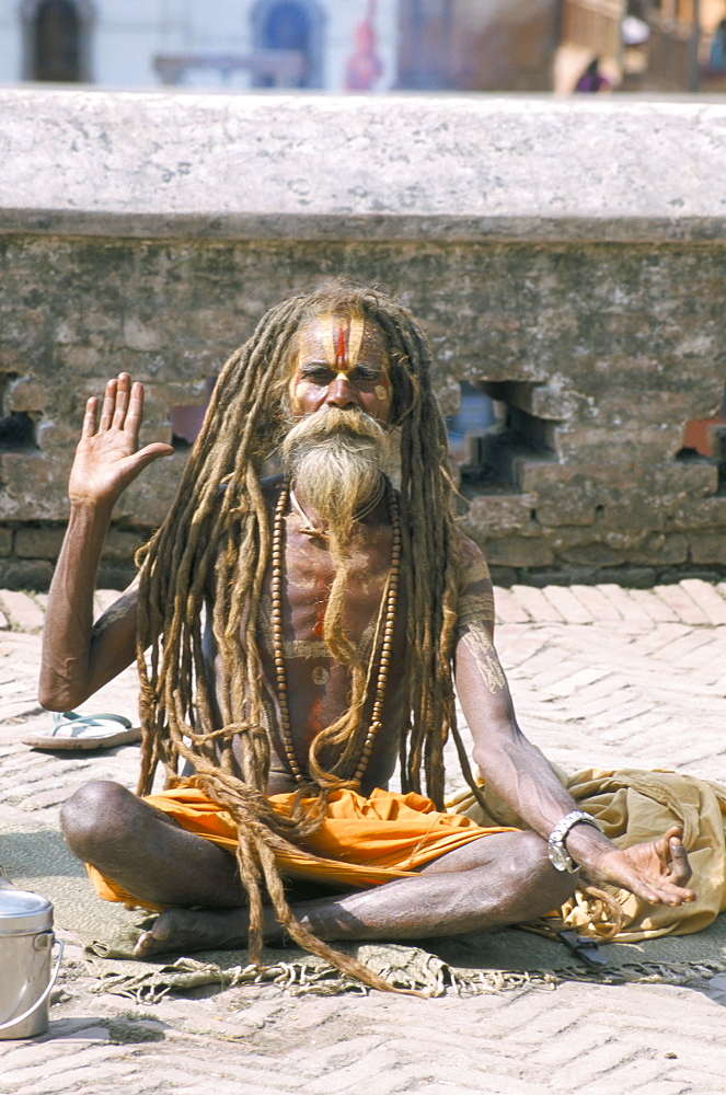 Portrait of a sadhu, Hindu holy man, Pashupatinath Temple, Kathmandu, Nepal, Asia