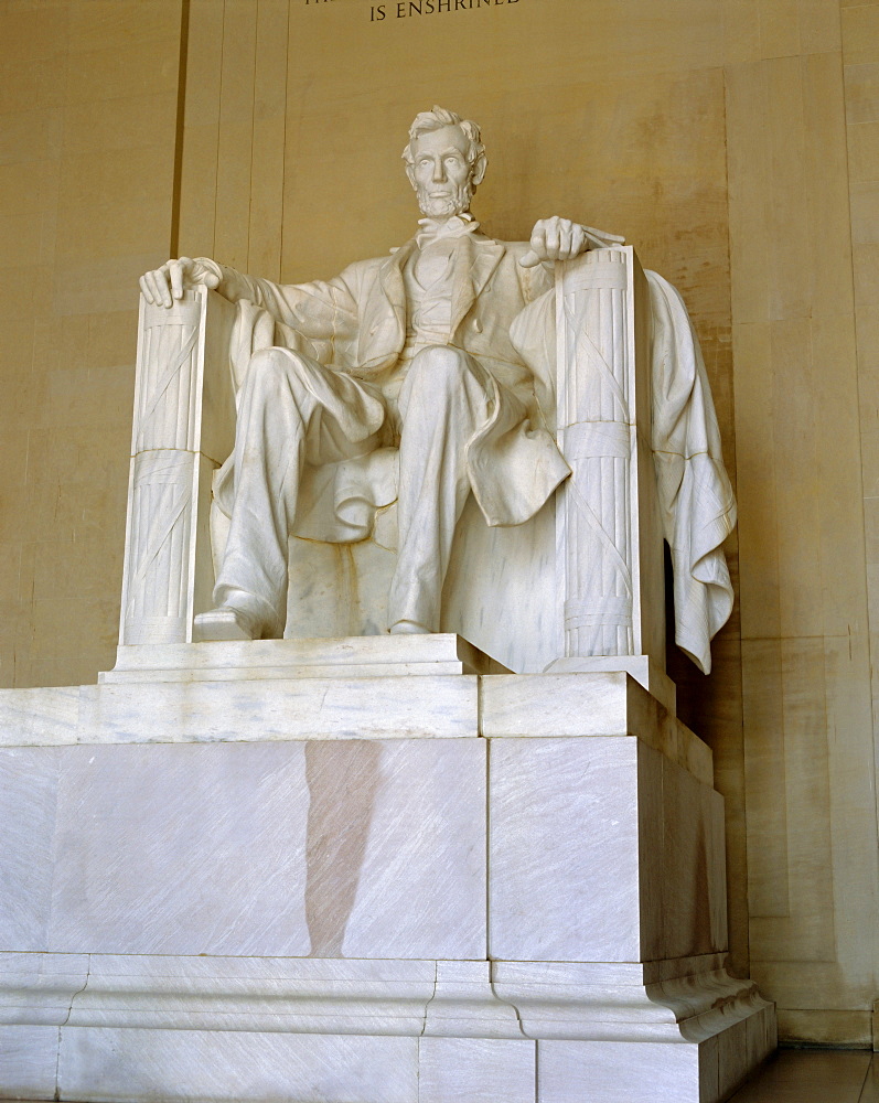 Statue of Abraham Lincoln, Lincoln Memorial, Washington DC, USA