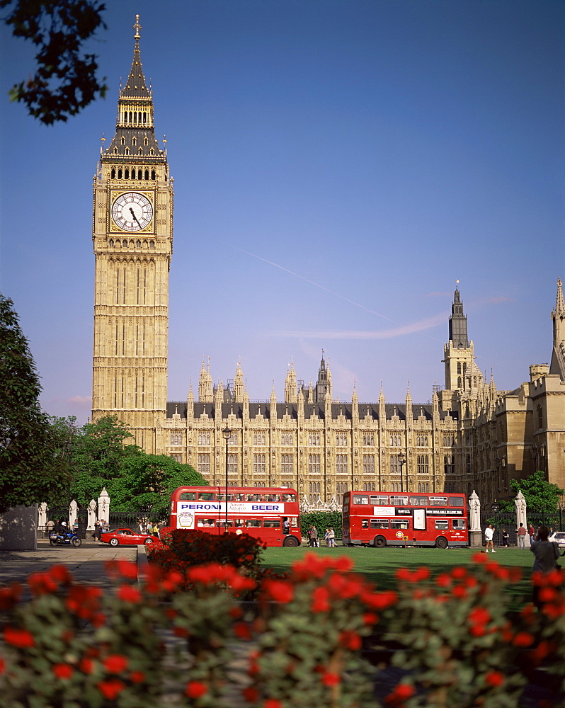 Houses of Parliament, UNESCO World Heritage Site, and Parliament Square, Westminster, London, England, United Kingdom, Europe