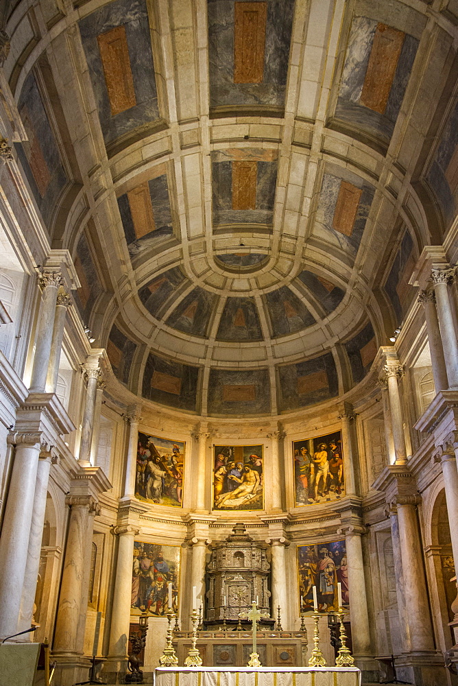 Interior of chapel, Jeronimos Monastery, UNESCO World Heritage Site, Lisbon, Portugal, Europe