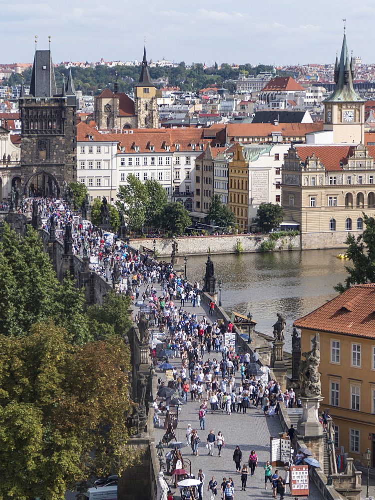 Charles Bridge and Stare Mesto, UNESCO World Heritage Site, Prague, Czech Republic, Europe