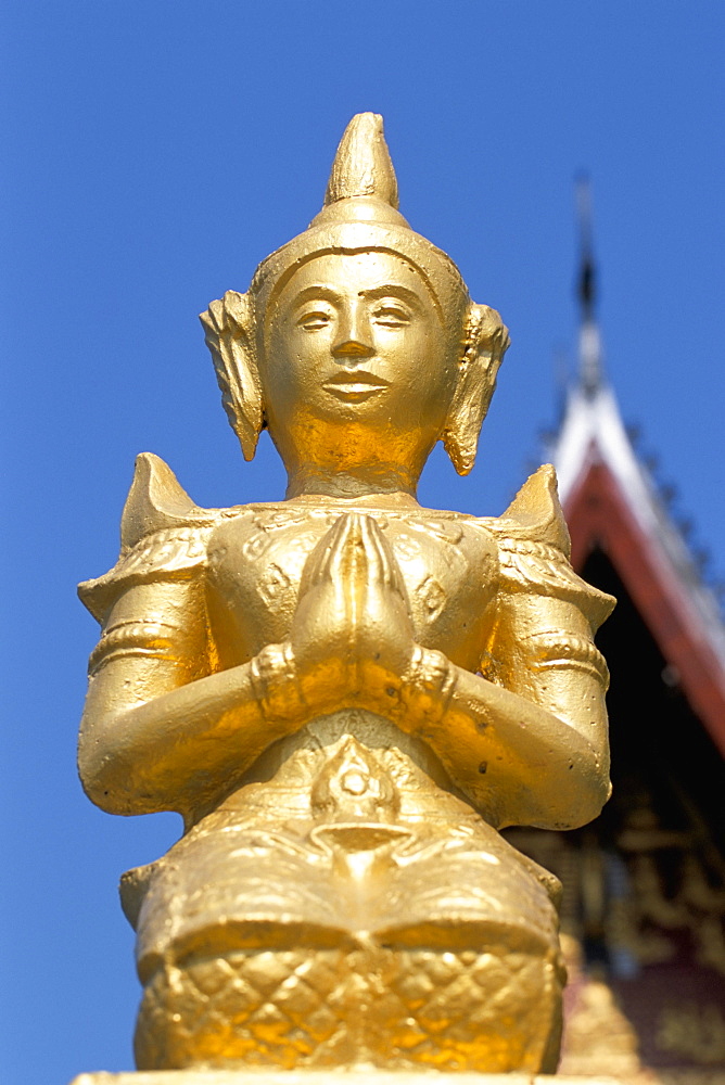 Kneeling Buddha statue, Wat Sen Soukharam, Luang Prabang, Laos, Indochina, Southeast Asia, Asia