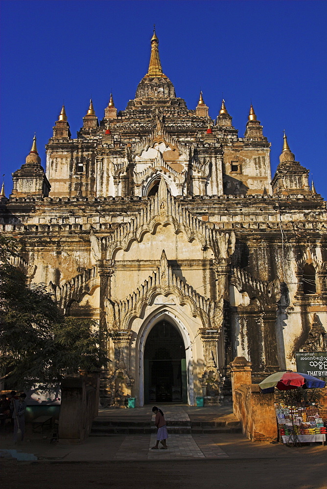 Thatbyinnyu Pahto, one of the highest temples built by King Alaungsithu in the mid 12th century, old Bagan (Pagan), Myanmar (Burma), Asia