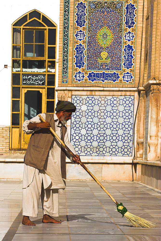 Man sweeping, Friday Mosque or Masjet-eJam, Herat, Herat Province, Afghanistan, Asia