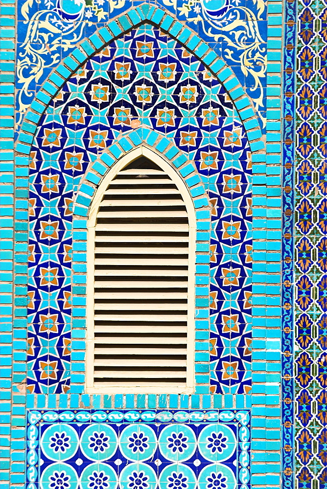 Tiling round shuttered window, Shrine of Hazrat Ali, founded in the 12th century, Mazar-I-Sharif, Afghanistan, Asia