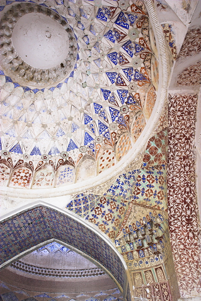 Mosque interior at the ruins of Takht-i-Pul, once an elite suburb of Balkh built by Amir Afzal Khan in 1855, Balkh (Mother of Cities), Afghanistan, Asia