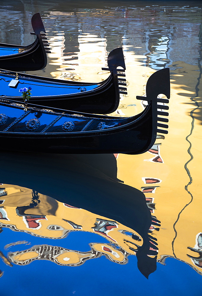 Gondolas and reflections, Gondole Bacino Orseole, near St. Mark's Square, Venice, UNESCO World Heritage Site, Veneto, Italy, Europe