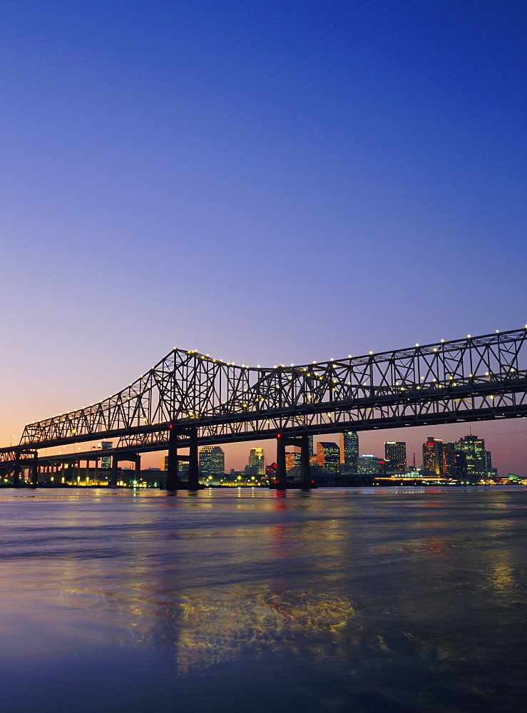 Mississippi River Bridge, New Orleans, Louisiana, USA