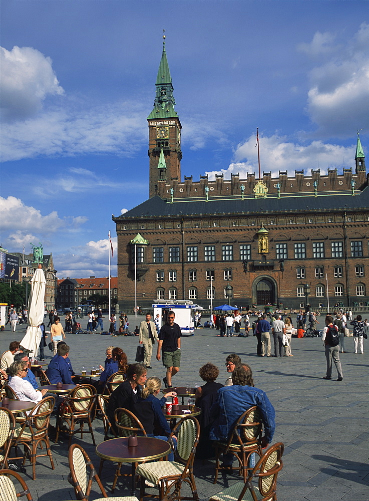 Town hall, Radhusplatzen and Radhus, Copenhagen, Denmark, Scandinavia, Europe