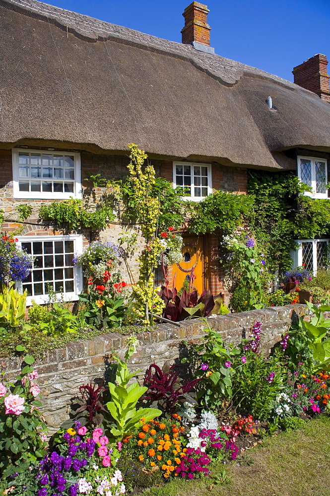 Thatched cottage, Selsey, Sussex, England, United Kingdom, Europe