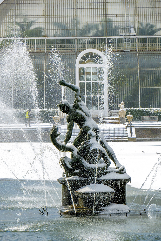 Palm House with Hercules and Achelous fountain in winter, Kew Gardens, UNESCO World Heritage Site, London, England, United Kingdom, Europe