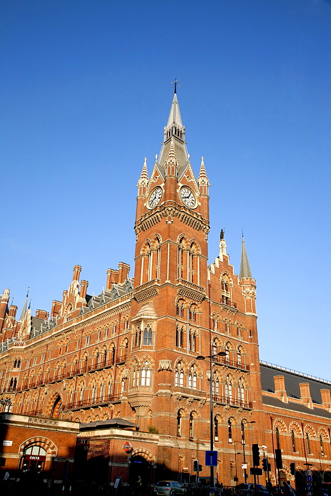 St. Pancras Station and the Renaissance Hotel building, Euston Road, London, England, United Kingdom, Europe