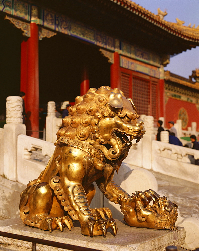 Close-up of lion statue, Imperial Palace, Forbidden City, Beijing, China, Asia