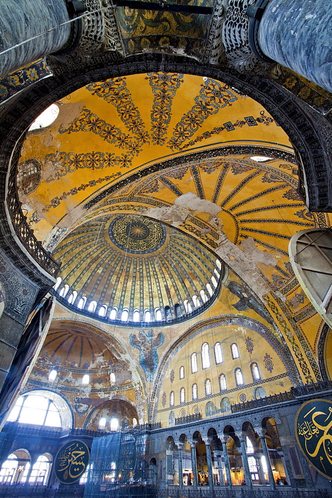 Byzantine architecture of Aya Sofya (Hagia Sophia), constructed as a church in the 6th century by Emperor Justinian, a mosque for years, now a museum, UNESCO World Heritage Site, Istanbul, Turkey, Europe