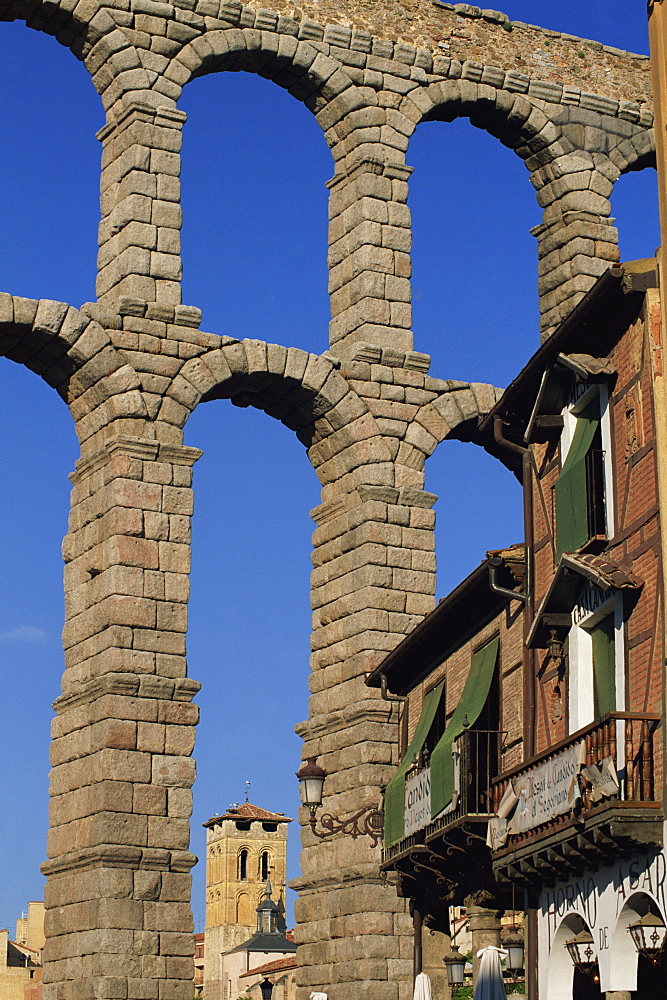 A section of the Roman Aqueduct at Segovia, UNESCO World Heritage Site, Castilla y Leon, Spain, Europe