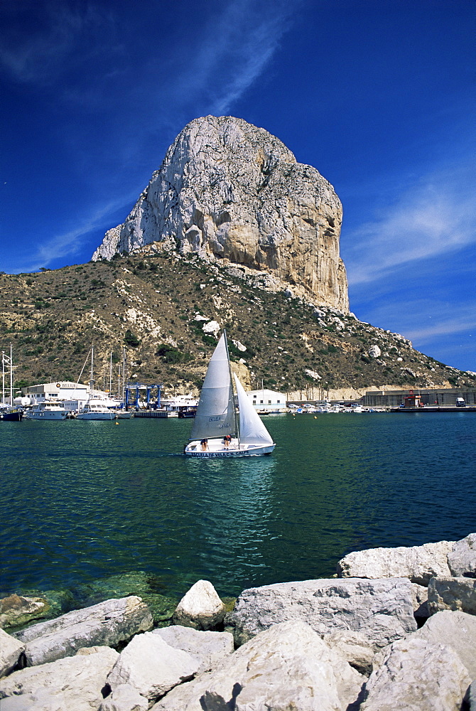 The Penyal d'Ifach towering above the harbour, Calpe, Costa Blanca, Valencia region, Spain, Europe