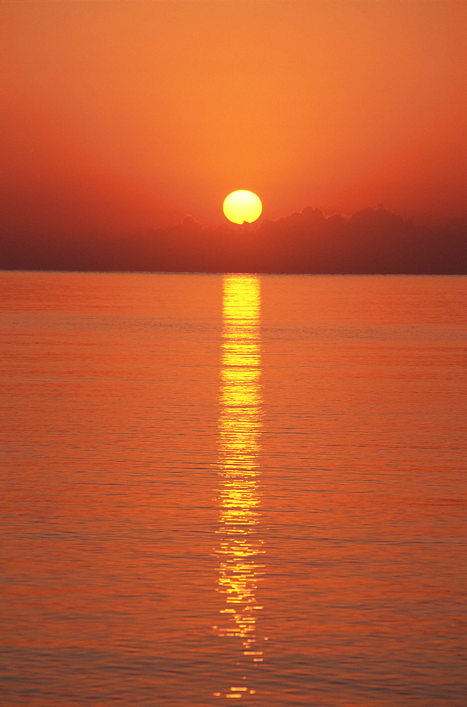 Sunrise over the Mediterranean Sea, Puerto Pollensa, Mallorca (Majorca), Balearic Islands, Spain, Europe