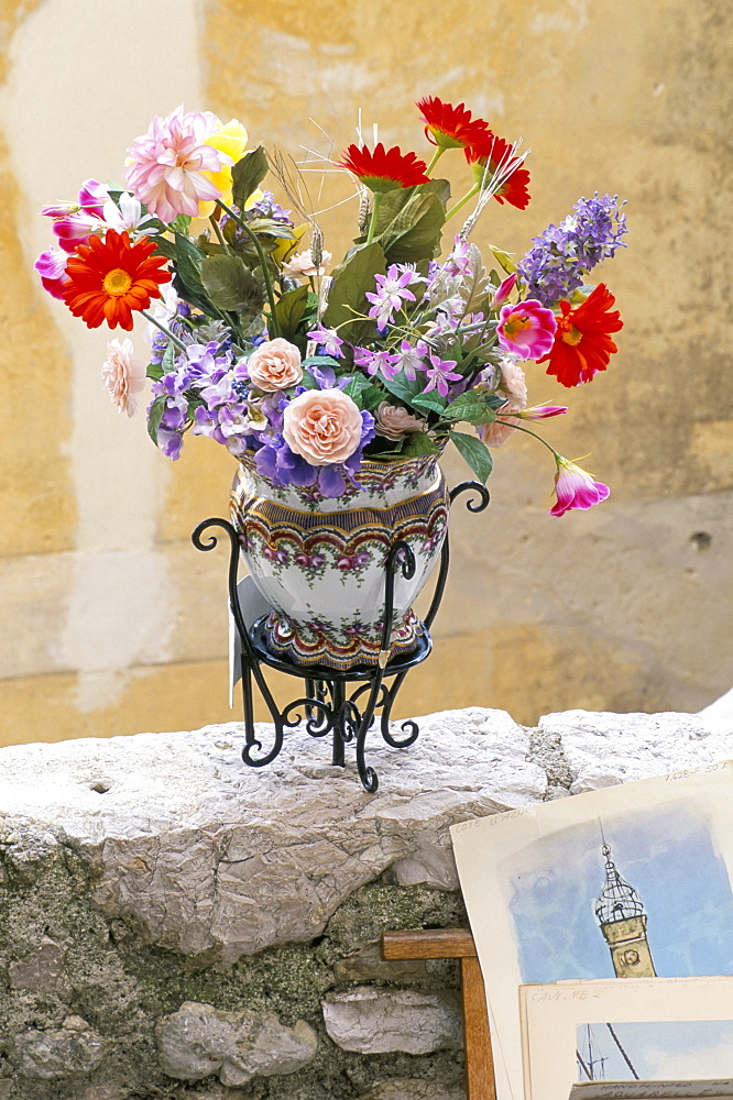 Flower arrangement, Eze, Alpes-Maritimes, Cote d'Azur, Provence, France, Europe