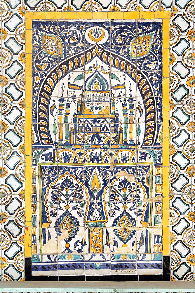 Islamic tilework, Gurgi Mosque, built in 1833 by Mustapha Gurgi, Tripoli, Libya, North Africa, Africa