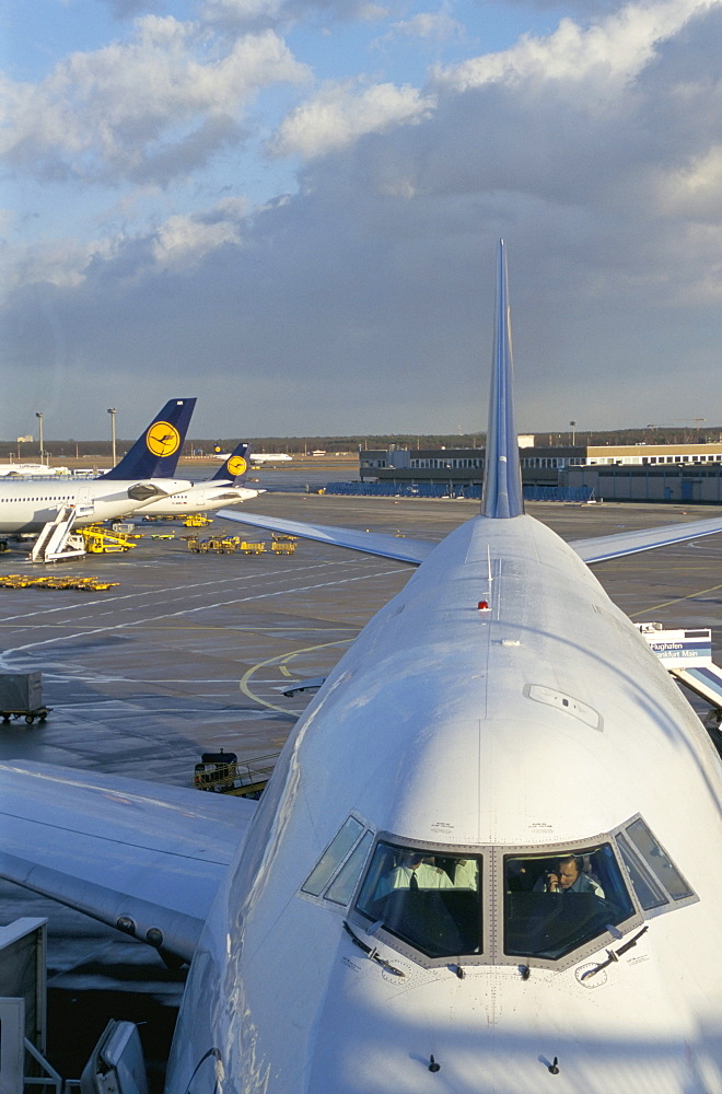 Aircraft on the ground, Frankfurt Rhein-Main Airport, Frankfurt, Germany, Europe