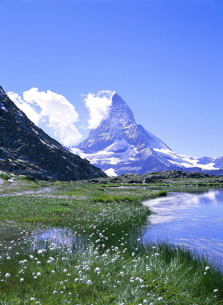 Riffelsee and the Matterhorn (4478m), Valais (Wallis), Swiss Alps, Swiss Alps, Switzerland, Europe