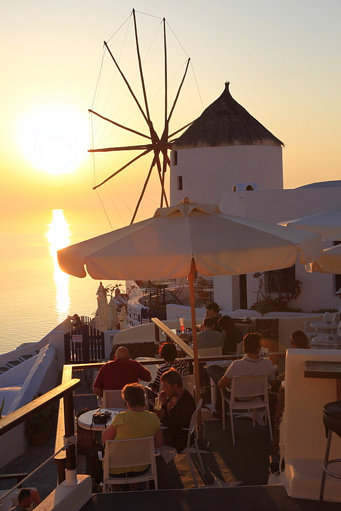 Oia, Santorini, Cyclades Islands, Greek Islands, Greece, Europe