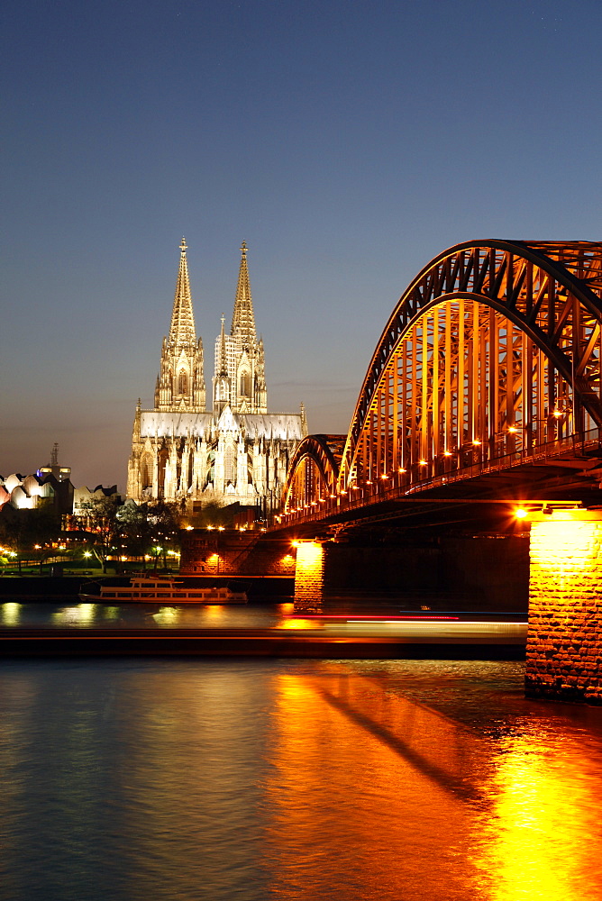 Hohenzollern Bridge over the River Rhine and Cathedral, UNESCO World Heritage Site, Cologne, North Rhine Westphalia, Germany, Europe