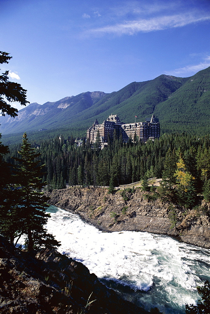 Bow River and Banff Springs Hotel, Banff National Park, Rocky Mountains, Alberta, Canada, North America