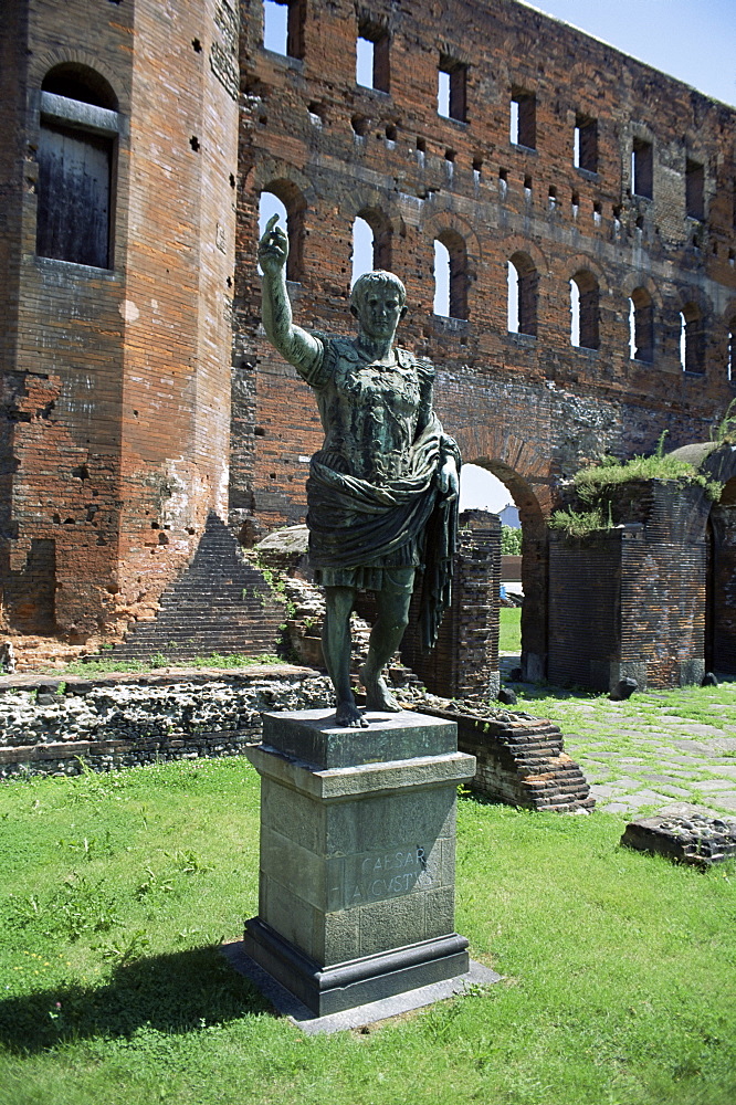 Statue of Augustus Caesar, Porta Palatina, Turin, Piemonte (Piedmont), Italy, Europe