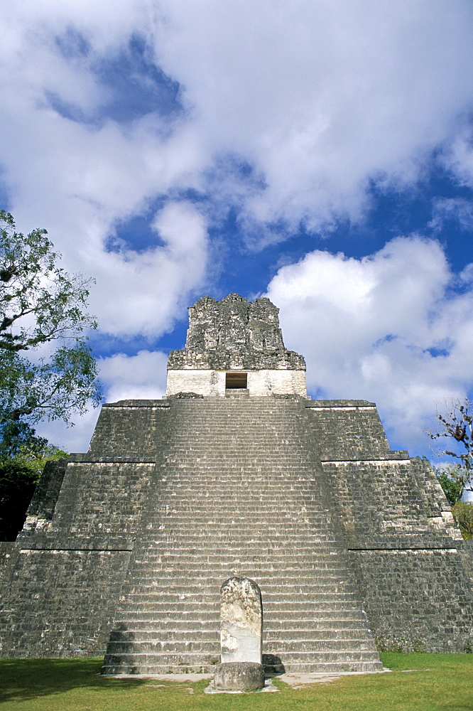 Temple 2 from the front, Mayan site, Tikal, UNESCO World Heritage Site, Guatemala, Central America