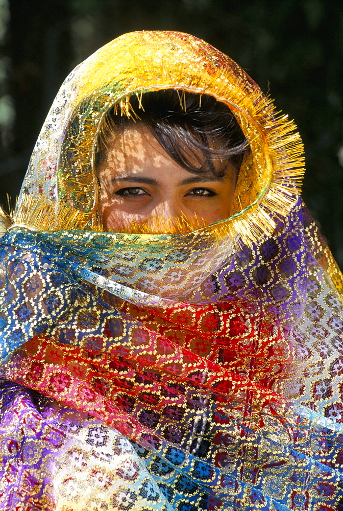 Uzbek girl, guest at a wedding, Bukhara, Uzbekistan, Central Asia, Asia