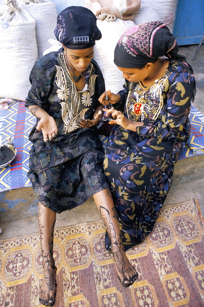 Nubian bride preparing for wedding, near Abu Simbel, Egypt, North Africa, Africa