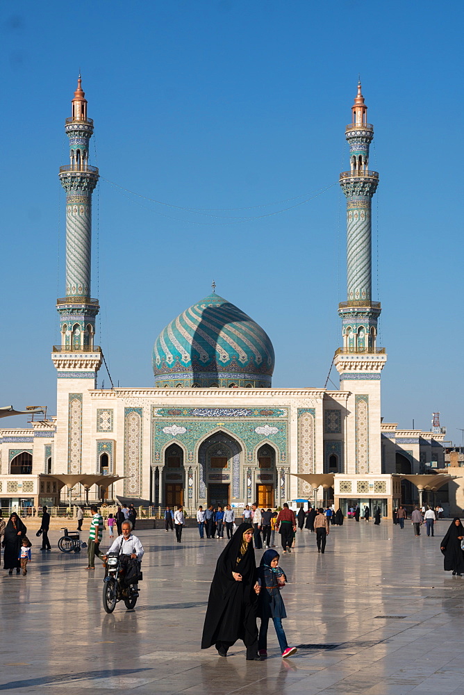 Astane Square in front of the Imam Hassan Mosque, Qom, Iran, Middle East