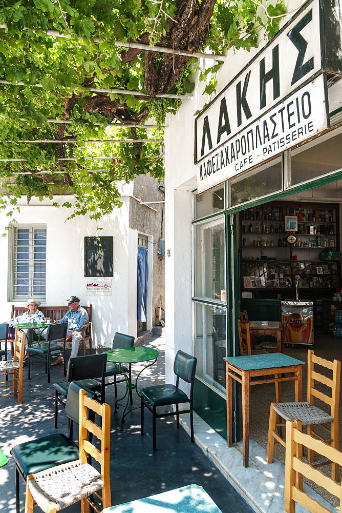 Forecourt of traditional cafe, Apollonia, capital of Sifnos, Cyclades, Greek Islands, Greece, Europe